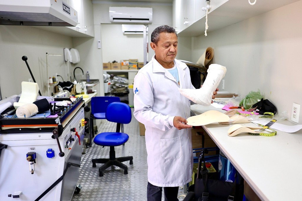 SES realiza coleta de sangue e análise para entrega de cadeira de rodas em Primavera do Leste SES realiza coleta de sangue e análise para entrega de cadeira de rodas em Primavera do Leste