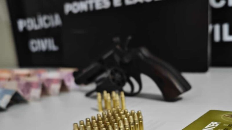 Casal é preso em flagrante pela Polícia Civil com arma de fogo e celulares em boca de fumo