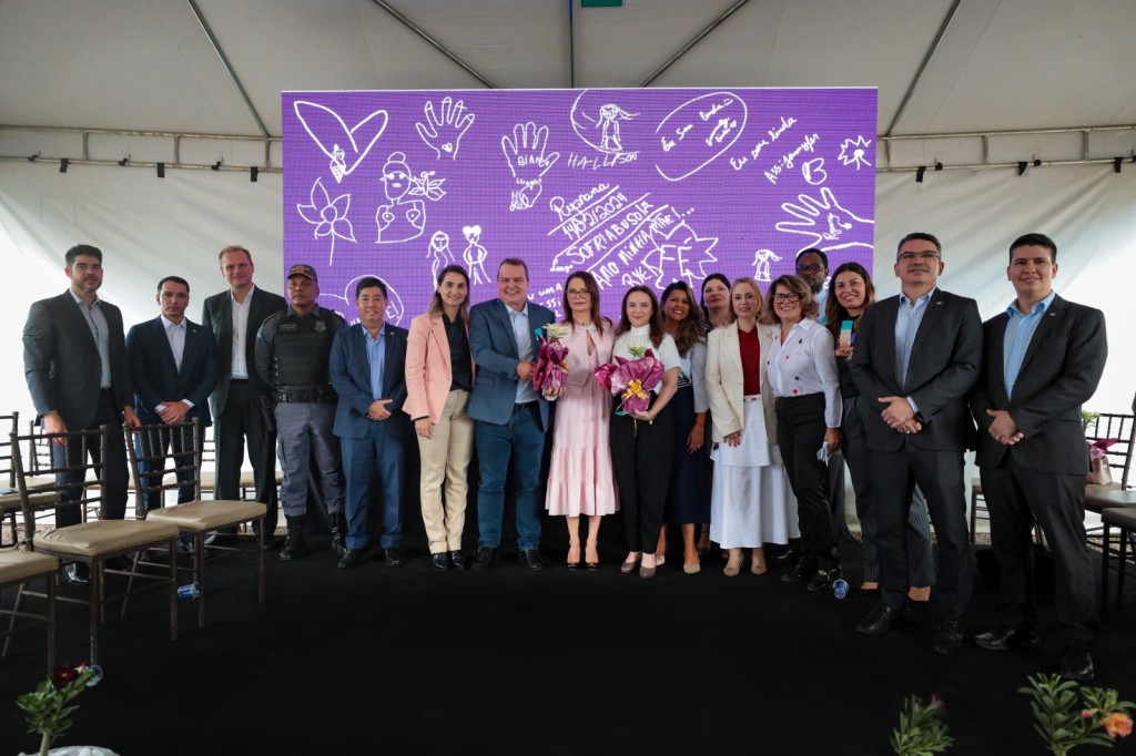 Primeira-dama de MT lidera batalha por futuro mais seguro às mulheres Primeira-dama de MT lidera batalha por futuro mais seguro às mulheres