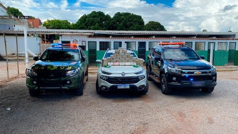 Gefron apreende 79 tabletes de pasta base de cocaína em compartimento falso de veículo e prende motorista