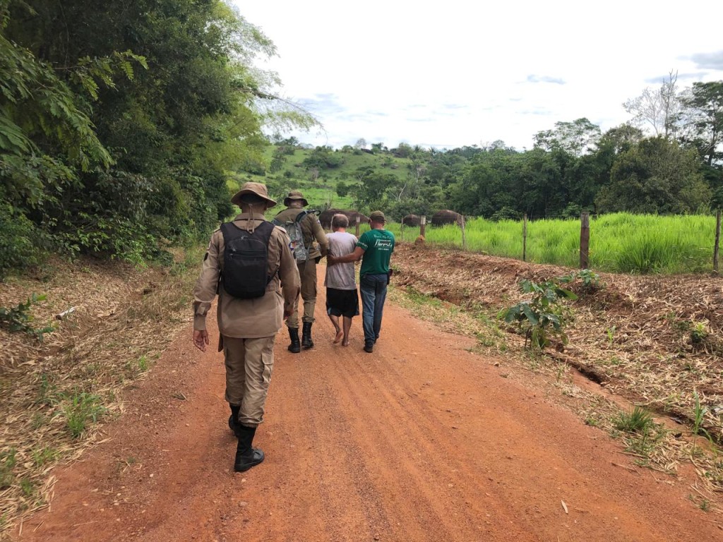 Corpo de Bombeiros Militar localiza idoso que estava desaparecido em região de mata Corpo de Bombeiros Militar localiza idoso que estava desaparecido em região de mata