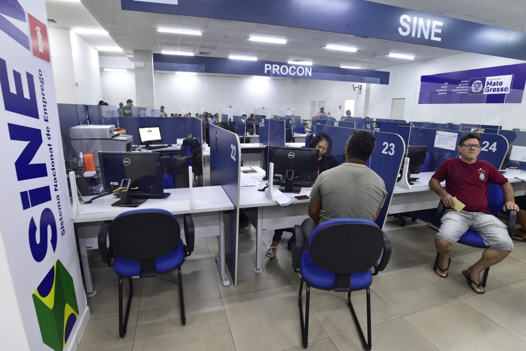 Sine Estadual disponibiliza mais de 2,4 mil vagas de trabalho nesta semana