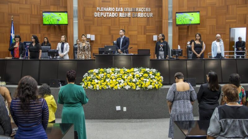 Sessão especial homenageou mulheres da Associação de Apoio Aos Pacientes Oncológicos de Cuiabá na noite dessa terça (19)