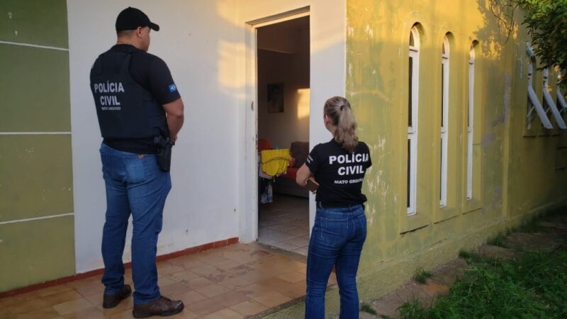 Polícia Civil cumpre ordens judiciais contra suspeita de enganar mais de 60 famílias na compra de casa própria