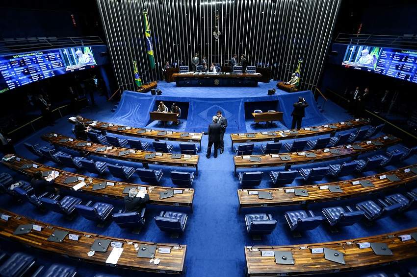 Senado aprova PEC sobre criminalização da posse de drogas