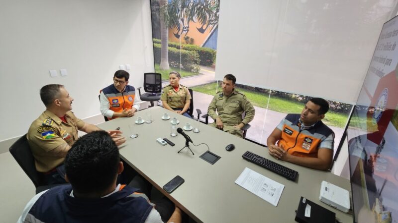 Governo de MT apresenta estrutura e ações de combate a incêndios florestais para Bombeiros de RO