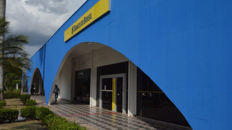 Governo de MT paga salários dos servidores na segunda-feira (29)