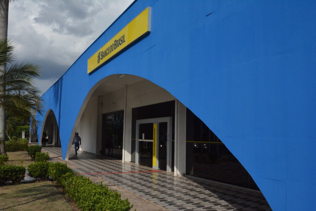 Governo de MT paga salários dos servidores na segunda-feira (29) Governo de MT paga salários dos servidores na segunda-feira (29)