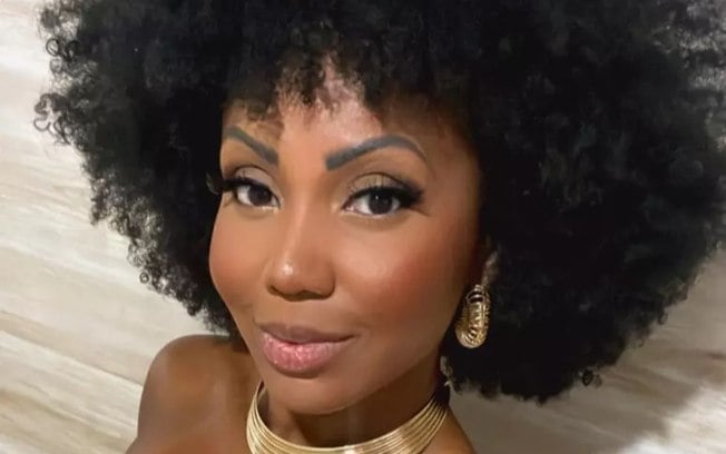 Bailarina do SBT se demite após comentário racista de Ratinho