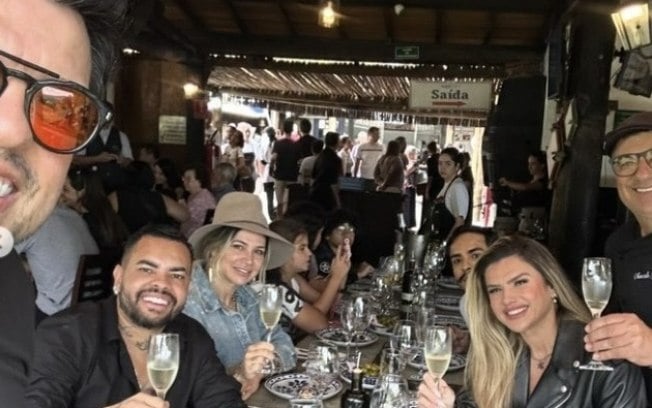 Mirella Santos e Dani Souza visitam “quinta” e revivem época de peoas