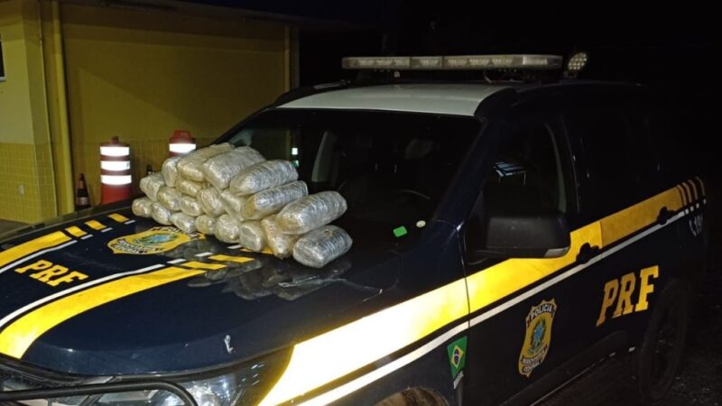 Polícia Civil e PRF apreendem 20 tabletes de maconha transportados em veículo na BR-070 em Cáceres