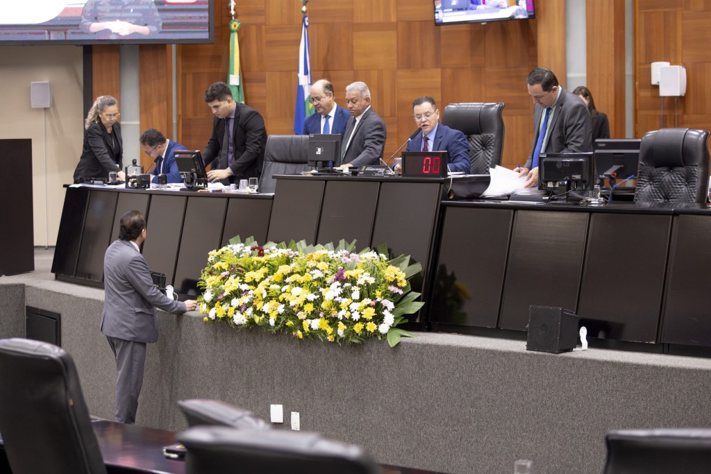 Assembleia aprova projeto de resolução que cria o Parlamento Jovem