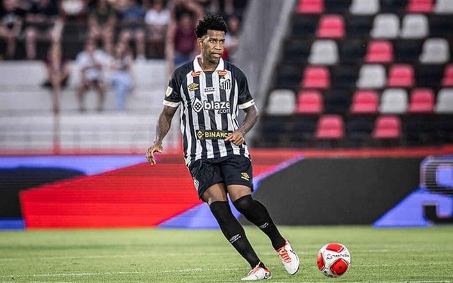 Gil atinge marca incrível, e mundial, de minutos em campo