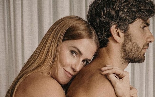 6 vezes em que Deborah Secco revelou momentos quentes com Hugo Moura