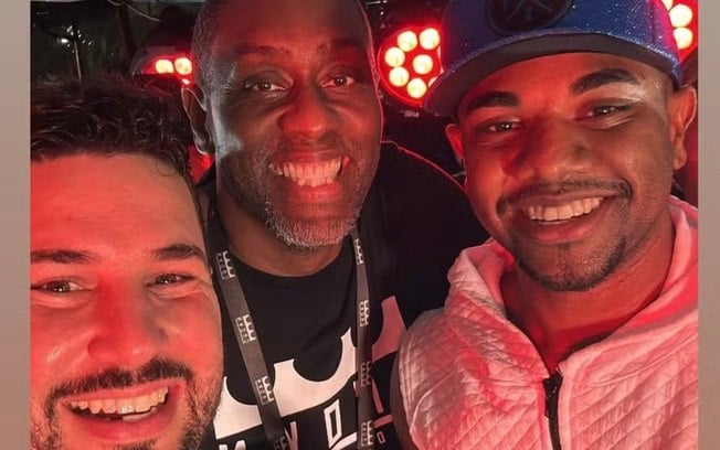 Davi Brito, campeão do BBB 24, se diverte em festa em meio a suposto término com Mani Rêgo