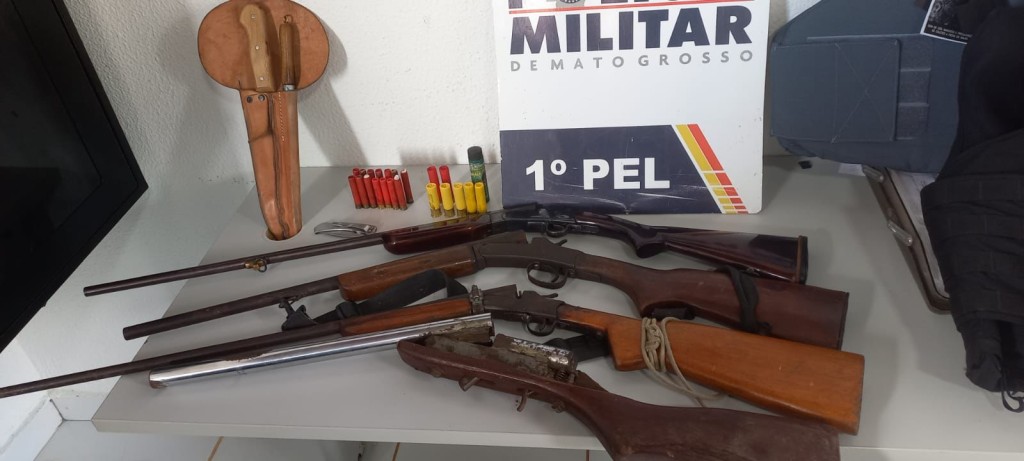 Dois homens são presos com quatro armas de fogo e munições em Apiacás Dois homens são presos com quatro armas de fogo e munições em Apiacás
