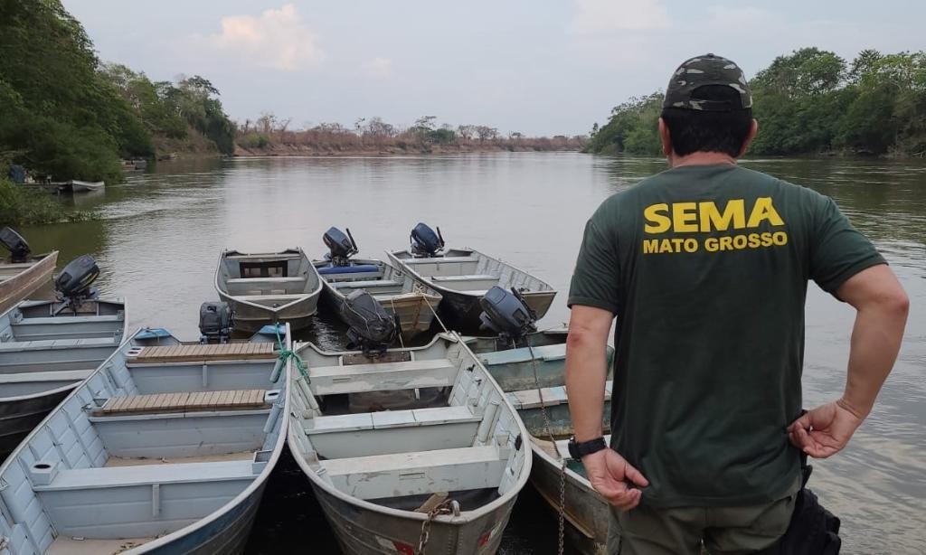 Sema e Polícia Militar conduzem 13 pessoas à delegacia por pesca em local proibido Sema e Polícia Militar conduzem 13 pessoas à delegacia por pesca em local proibido