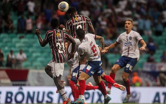 Fluminense termina duelo com Bahia sem zagueiros e laterais de ofício