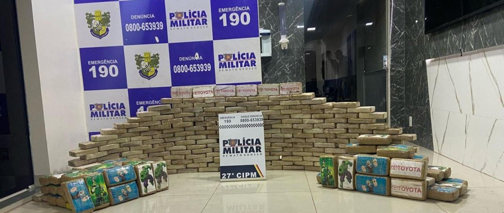 Polícia Militar e PRF apreendem 300 quilos de drogas escondidos em caminhão em Confresa Polícia Militar e PRF apreendem 300 quilos de drogas escondidos em caminhão em Confresa