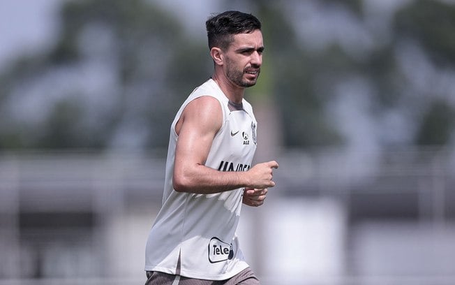 Coronado é relacionado pelo Corinthians para duelo contra o Nacional-PAR