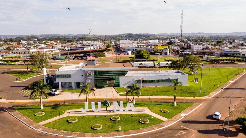 Governo investe mais de R$ 237 milhões em Juína e fortalece Saúde, Educação, Habitação e Infraestrutura Governo investe mais de R$ 237 milhões em Juína e fortalece Saúde, Educação, Habitação e Infraestrutura