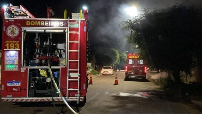 Corpo de Bombeiros Militar controla incêndio em agência bancária