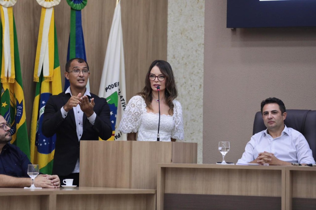 Sinop recebe investimento recorde em habitação liderado pela primeira-dama do Estado Sinop recebe investimento recorde em habitação liderado pela primeira-dama do Estado