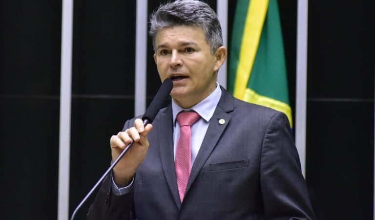 Medeiros pede afastamento de ministra e aponta uso político de tragédia