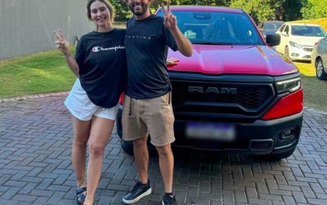 Virginia dá carrão de presente de aniversário para o irmão Virginia dá carrão de presente de aniversário para o irmão