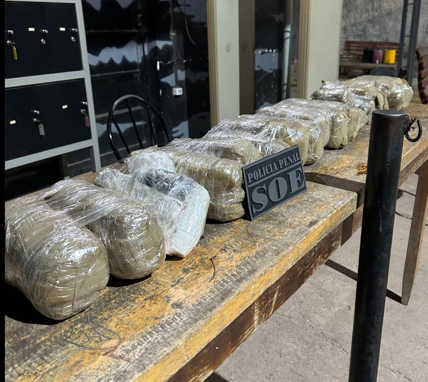 Polícia Penal intercepta entrada de celulares e outros produtos na Penitenciária Central do Estado Polícia Penal intercepta entrada de celulares e outros produtos na Penitenciária Central do Estado