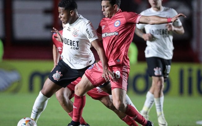 Corinthians recebe o Argentinos Juniors visando a liderança do grupo na Copa Sul-Americana