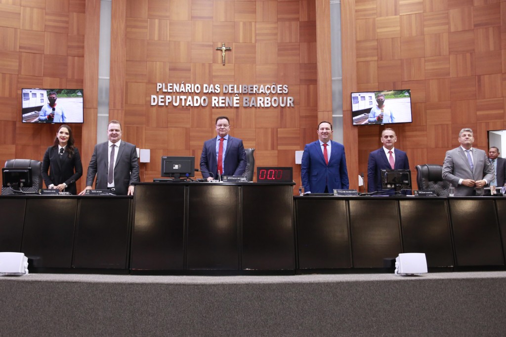 CCJR aprova parecer favorável à PEC que altera composição da Mesa Diretora CCJR aprova parecer favorável à PEC que altera composição da Mesa Diretora