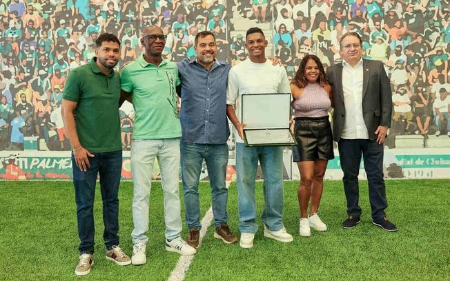 Luis Guilherme recebe homenagem e se despede do Palmeiras: ‘É um até logo’