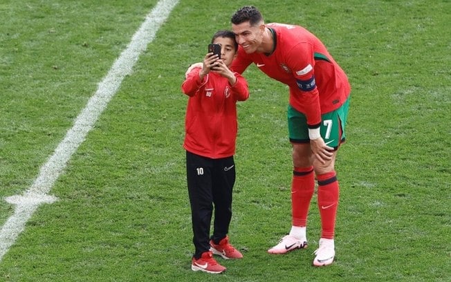 Portugal vence Turquia (3-0) e avança às oitavas da Euro