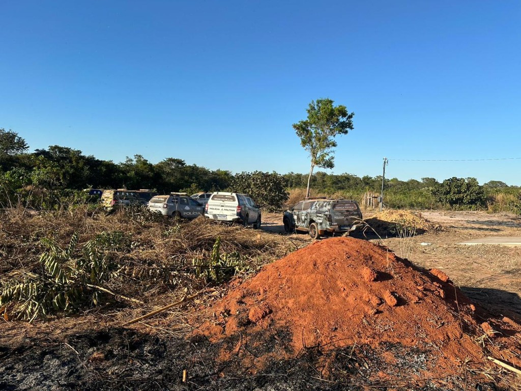 Três homens são presos suspeitos de invasão a propriedade rural em Diamantino Três homens são presos suspeitos de invasão a propriedade rural em Diamantino