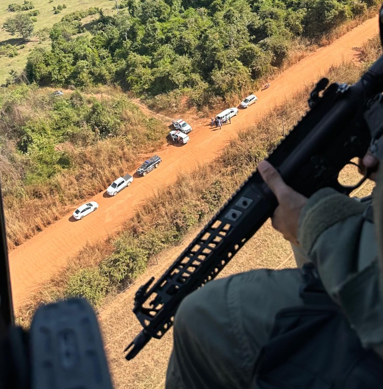 Sesp mobiliza forças de segurança e localiza suspeitos de matar mulher em área de mata Sesp mobiliza forças de segurança e localiza suspeitos de matar mulher em área de mata