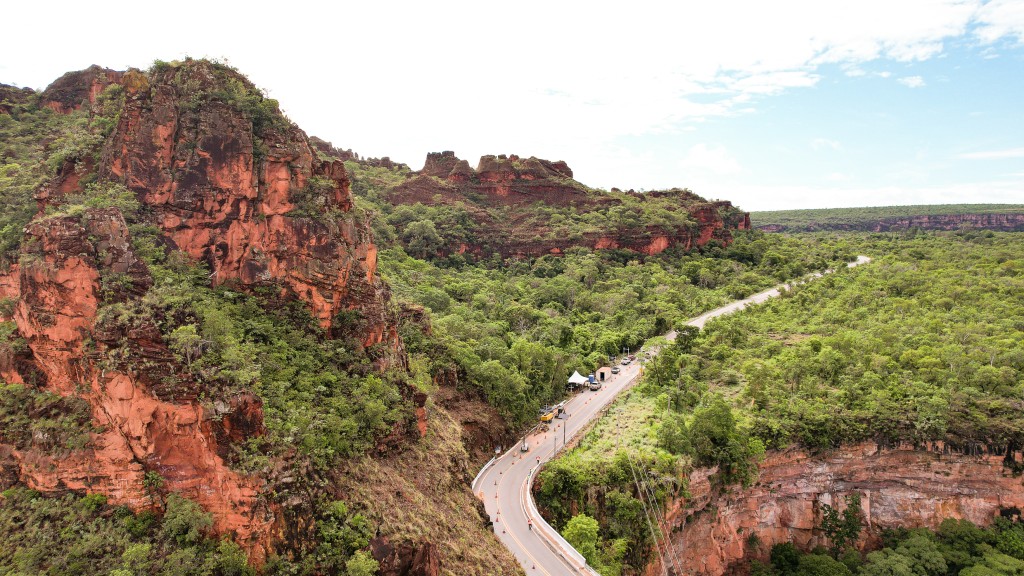 Sinfra responde notificação do MP e trânsito na Estrada de Chapada continua com pare e siga Sinfra responde notificação do MP e trânsito na Estrada de Chapada continua com pare e siga