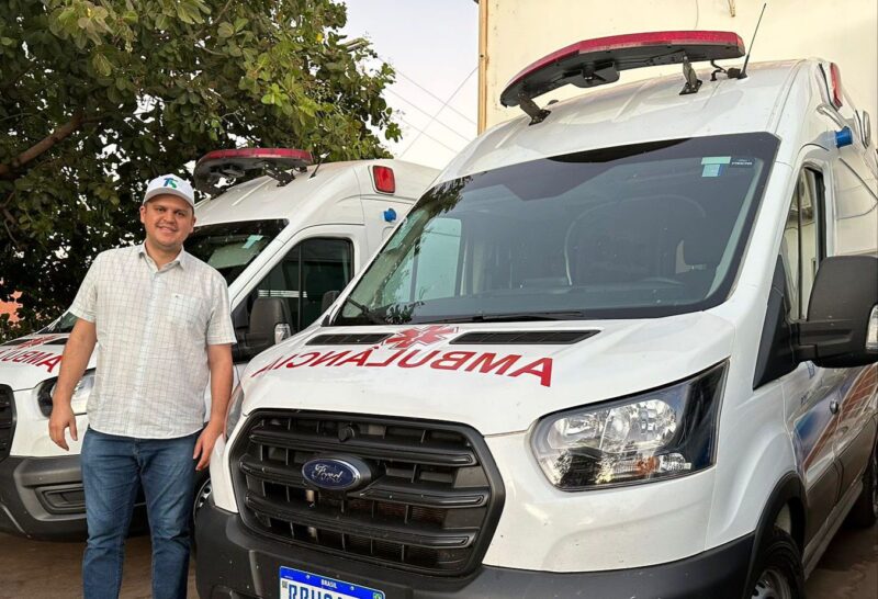 Thiago Silva garante novas ambulâncias para reforçar o Serviço de Emergência Médica Thiago Silva garante novas ambulâncias para reforçar o Serviço de Emergência Médica