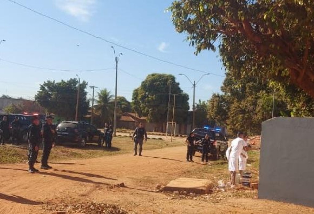 Polícias Civil e Militar iniciam projeto para limpar pichações feitas por integrantes de facções em Cáceres Polícias Civil e Militar iniciam projeto para limpar pichações feitas por integrantes de facções em Cáceres