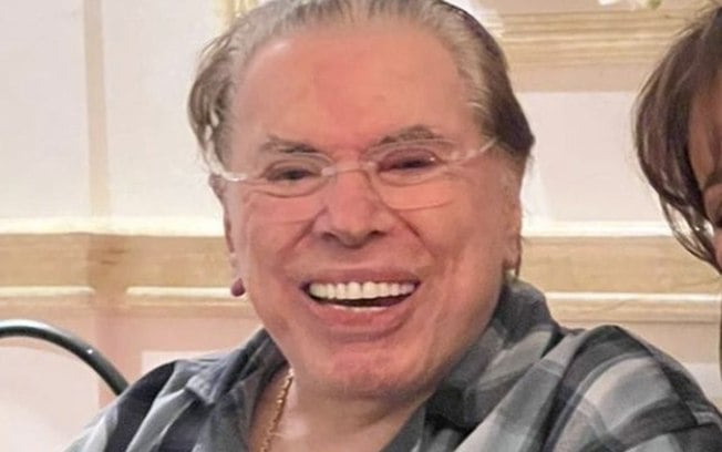 Silvio Santos passa a noite internado, sem previsão de alta, diz jornal