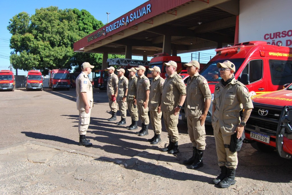 Corpo de Bombeiros envia nova equipe para apoio às operações de buscas e resgate no RS Corpo de Bombeiros envia nova equipe para apoio às operações de buscas e resgate no RS