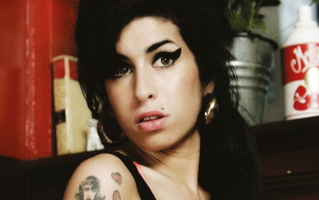 Autenticidade e talento de Amy Winehouse fazem falta na música pop