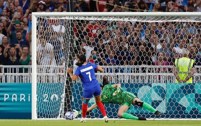 Paris 2024: Lorena pega pênalti, Brasil vence a França e vai à semi do futebol feminino
