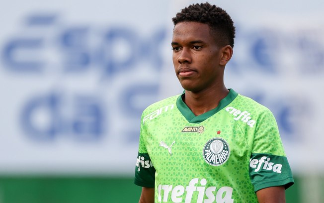 Palmeiras: Estêvão sofre lesão na coxa e pode virar desfalque