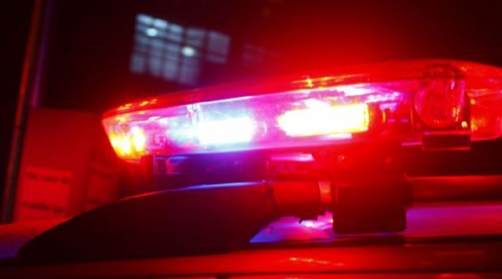 Polícia Militar prende mulher suspeita por ameaça contra vizinha e desacato Polícia Militar prende mulher suspeita por ameaça contra vizinha e desacato