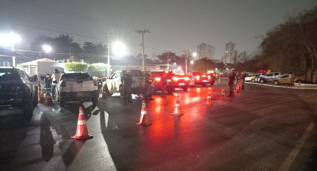 Sete são autuados e 36 veículos removidos durante Operação Lei Seca em Cuiabá Sete são autuados e 36 veículos removidos durante Operação Lei Seca em Cuiabá