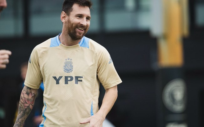 Jogo da Argentina nas Eliminatórias pode ser adiado por
conta do Furacão Milton