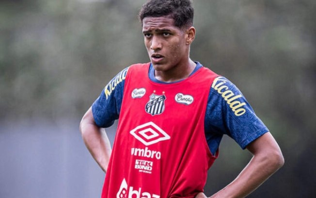 Souza dribla falta de experiência e deve ser titular no Santos