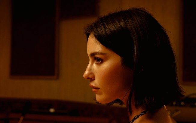 Gracie Abrams fala do carinho de fãs brasileiros e músicas não lançadas