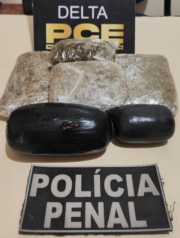 Polícia Penal prende duas mulheres que tentaram entrar com droga na PCE Polícia Penal prende duas mulheres que tentaram entrar com droga na PCE